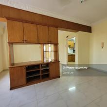 Freehold Partly Furnish Petaling Jaya Ss6 Condo near University & Mall