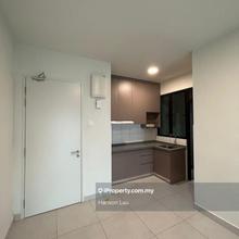 3room2bathroom 819sf partly furnish  with 1 car park
