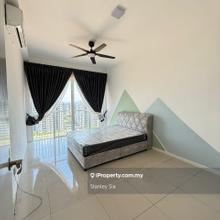 Most affordable balcony room for rent in nadayu801 help student fav