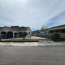 Corner Lot Single Storey House for Sale