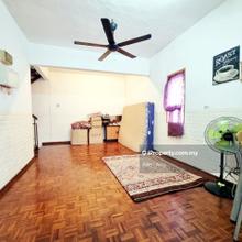 2sty Townhouse Taman Desa Segambut KL by Zu En