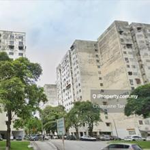 Pelangi Magna corner with lift walk to MRT Aeon shops mark up loan