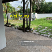 Semi detached house with generous land area