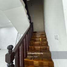 Uni garden Double Storey for rent 