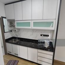 Armani Residence Partial Furnished Dual Key 900sqft 4r2b For Rent !!