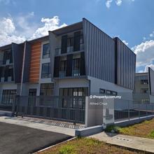 Brand New Semi-D Corner Office Showroom @ Pines Square, Kuching.