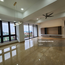 Fully renovated unit with Amazing view 