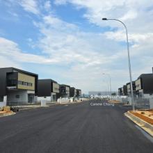 1.5 Storey Detached Factory For Sale