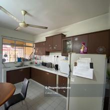 Good location middle of bu4 North facing