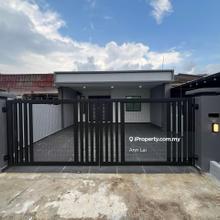 Freehold -Intermediate Lot -International Lot -Fully Renovated 