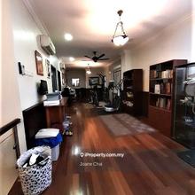 Walking Distance to Miu colleges and LRT station!
