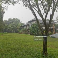 Bungalow Land Near Lake Good Feng Sui