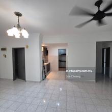 Shot walk to MRT, Corner Unit ,Good for Own Stay and Investment