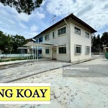 Huge backyard compound, more privacy area, away from Gajah main road