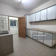 Charming Renovated Home @ Ss26, Taman Mayang Jaya