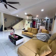 East Park 72 Corner Unit With Good Condition