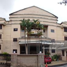 U-Thant low dense high-end apartment. Prime location. En bloc sale.