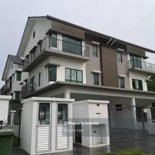New 3 Storey Semi-D with lift at strategic location to KL 2025 Move in