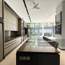 Rare layout with extended garden in Mansions, Desa Parkcity 