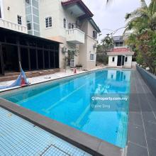 2.5 Storey Bungalow with swimming pool and lift