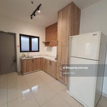 Ten Kinrara, Bandar Kinrara Bk 5, Studio, Full Furnish, Fridge, Washer