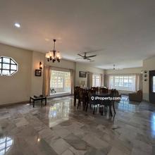Beautiful 2-storey bungalow in Taman Kolam Air