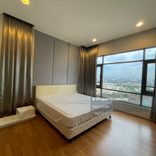 Modern and Spacious Unit with LRT Facilities ( link bridge 3min walk )