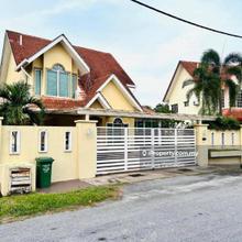 Fully Renovated Double Storey Bungalow Kasturi Heights, Nilai