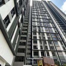 900sf Brand new unit in  D'Quince for Sales