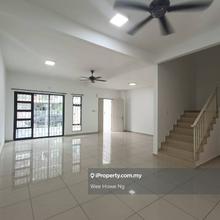 Taman Kempas Utama  2.5 storey link house 