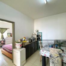 Freehold, Balcony Facing Desa Parkcity. Medan Putra Menjalara