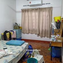 Subang jaya Good year court apartment with facilities n lift for Rent