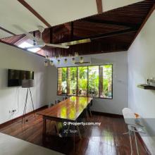 Well-Maintained Single-Storey Garden Home with Fish Pond for Rent 