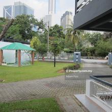 2.5 storey bungalow house cul de sac