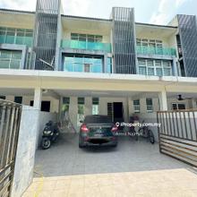 3 storey terrace house