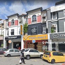 Taipan USJ 10