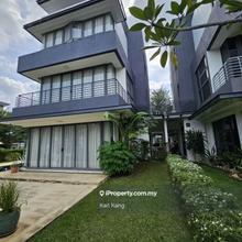 Sera Twin Villa Presint 8 
