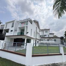 Corner Lot Kinrara Residence 3 Sty Superlink House