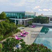 Spacious unit @ X2 Residency at Putra Prima Puchong 4km to Lrt station