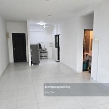 High floor 2 Bedrooms Unit at The Heights Residence 