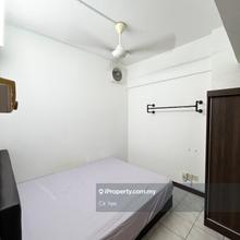Medium Room Fully Furnished With Aircon High Speed Wifi