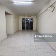 D'shire Villa with private garden and balcony for sale
