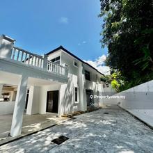 2 Storeys Corner lot, Semi Detached at Teluk Kumbar. Spacious compound
