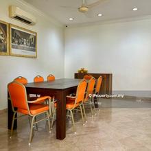 Great Condition 1.5 Storey with Immense Potential!