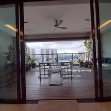 Massive Residence With A Gorgeous Open View And Luxurious Fittings