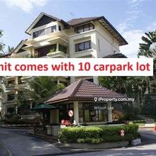 10 carpark lot for this unit