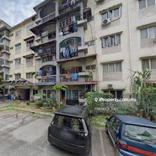 Top floor, Freehold, 3 bedroom, 2 bathroom, Full Loan