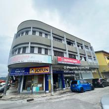 3 storey corner shoplot in Kuantan city centre suitable for f&b 