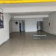 Nearby mainroad shoplot at Melaka Raya