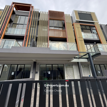 Bayan Residence @ Taman Puchong Legenda, Puchong.  Brand New Unit for 